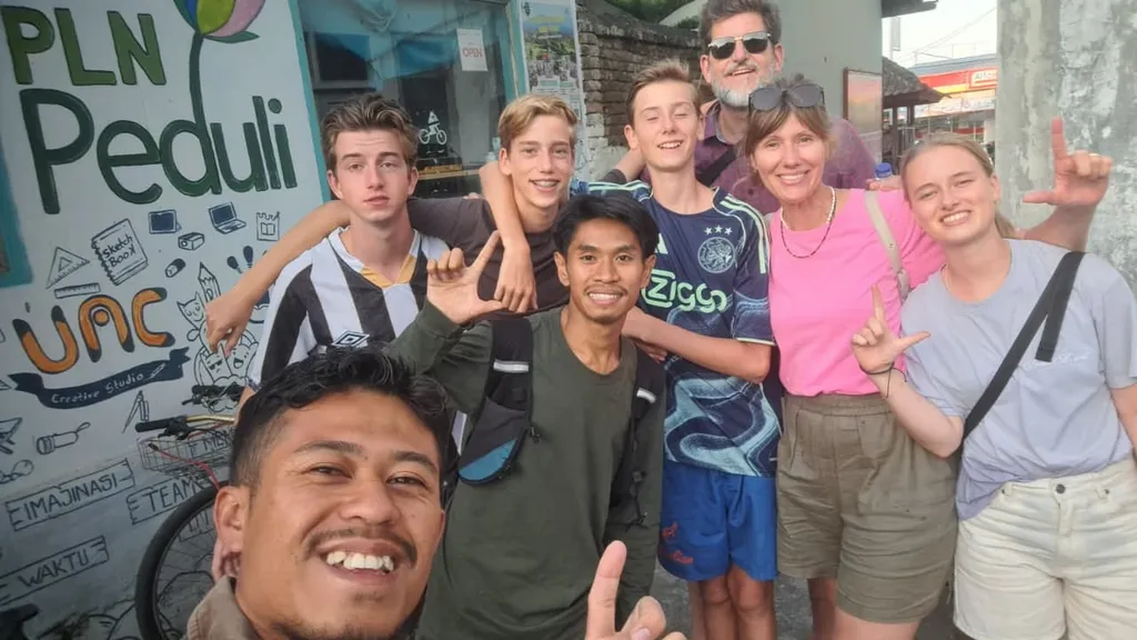 group photo with travellers
